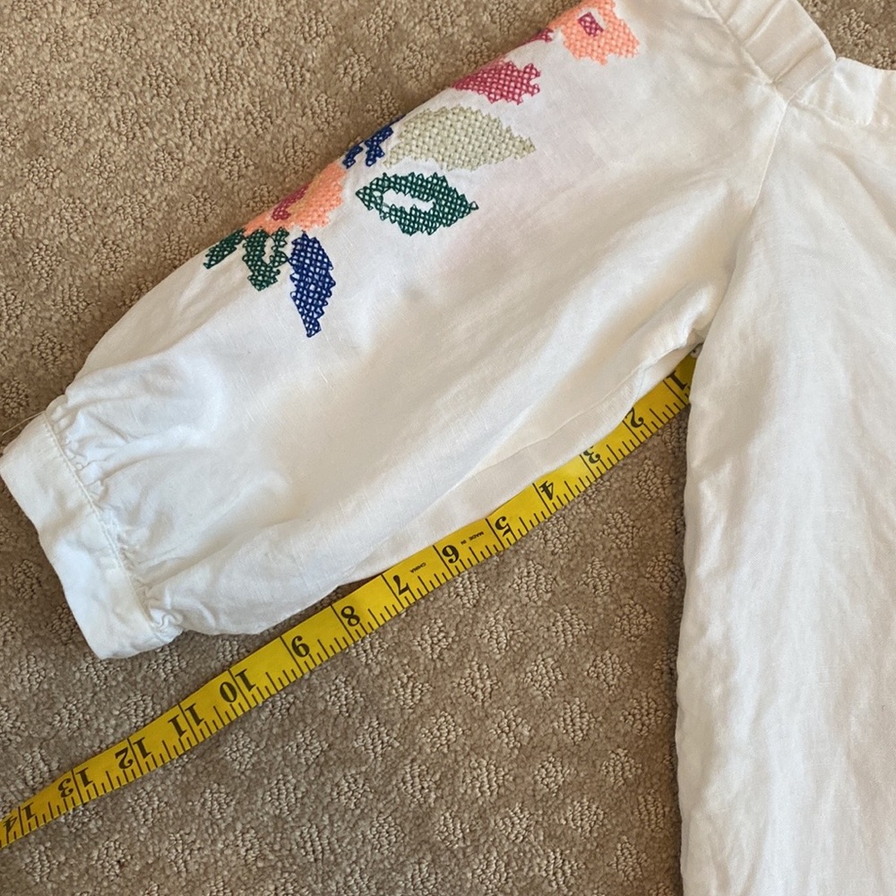 White & Multicolor Embroidery Peasant Top size XS Petite - Picture 8 of 10